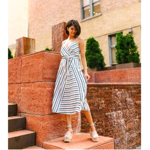 Scarborough Stripe Wrap Dress Sleeveless V Neckline Loveriche - Picture 15 of 15